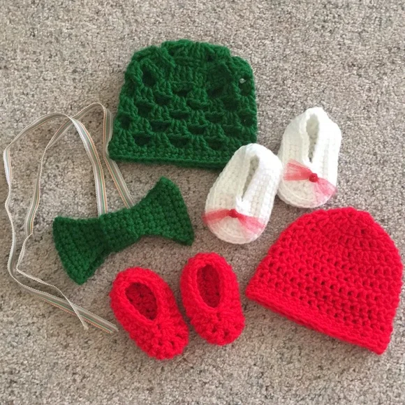HAND CRAFTED Beanie Tie Slippers Baby or Doll Crochet Size 0 - Picture 1 of 8